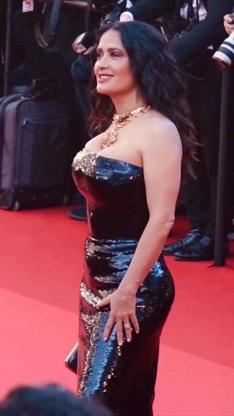 Salma Hayek is so busty