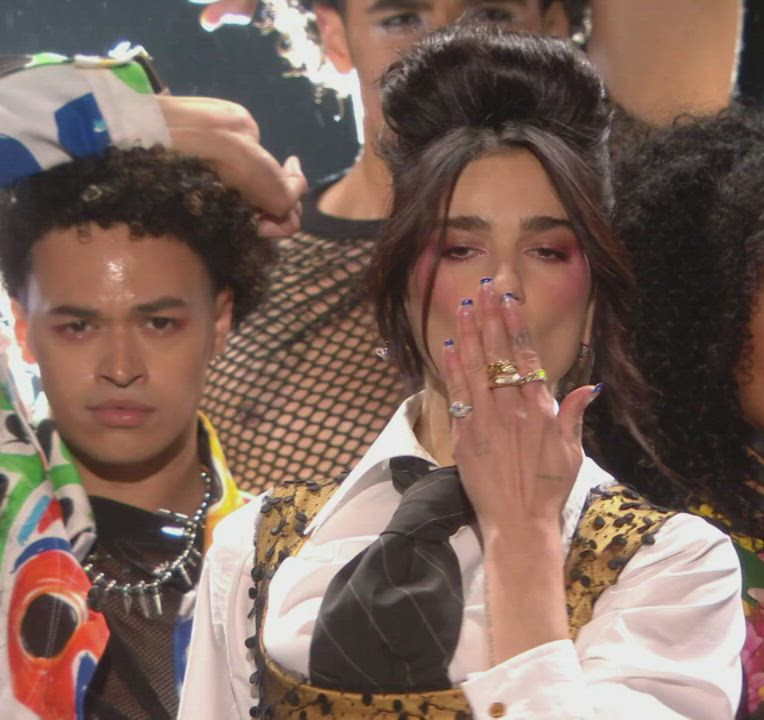i was waiting for her performance with my dick out that night...wasn't even looking