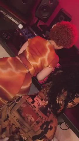 bubble butt nicki minaj twerking gif