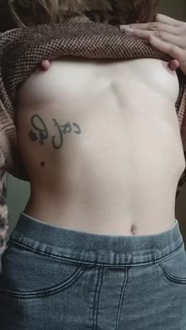 Irish fukdolls with tiny tits and suckable nips are your type? 😃