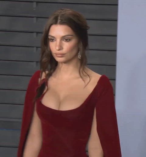 Emily Ratajkowski