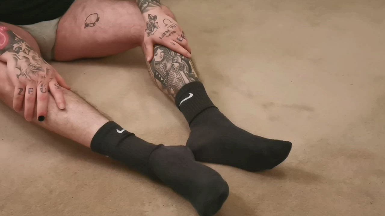 Who else loves to see worn and dirty socks? It felt so good to peel them off my aching,