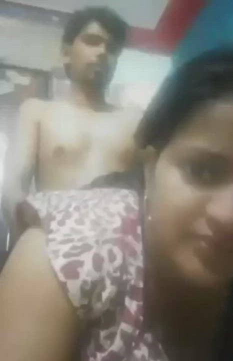 Desi bhabhi?chucha parvat se ucha ful vdo 13 mint?