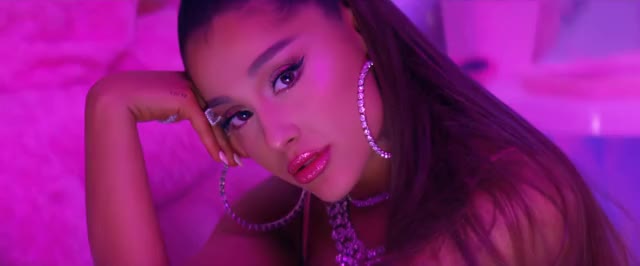 Ariana Grande gif