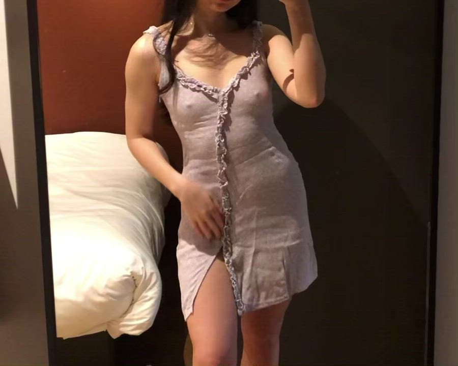 Sundresses and no panties - name a more iconic duo ✨