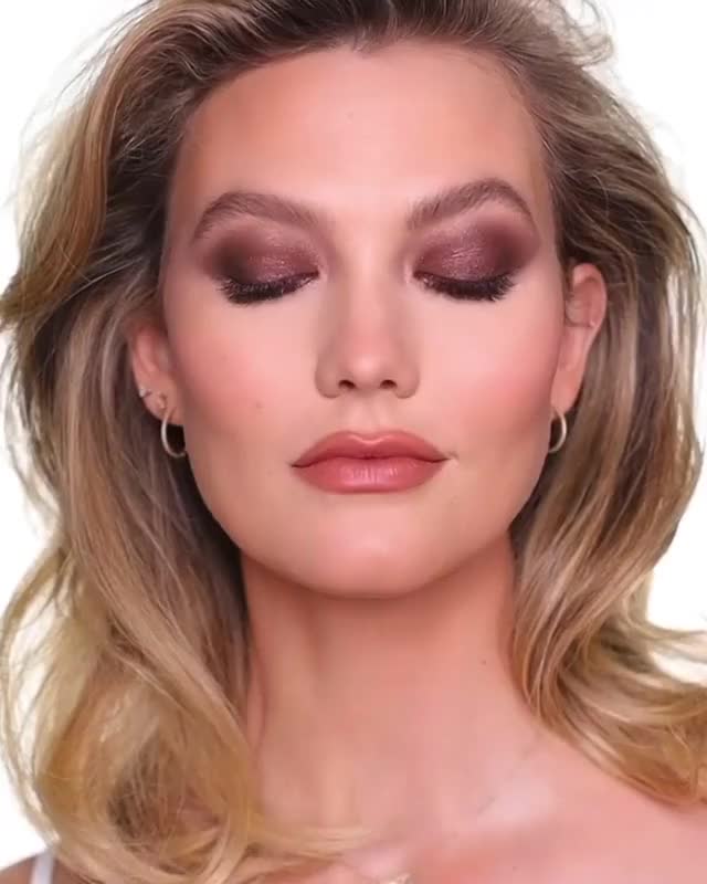 Face Farting Karlie Kloss Model gif