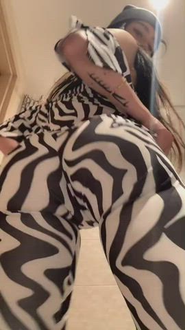 Booty Teen TikTok gif