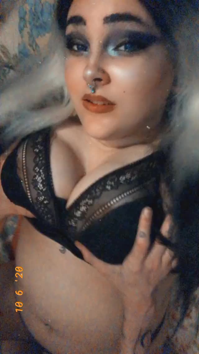 Busty Camel Toe Curvy Emo Goth Teen gif