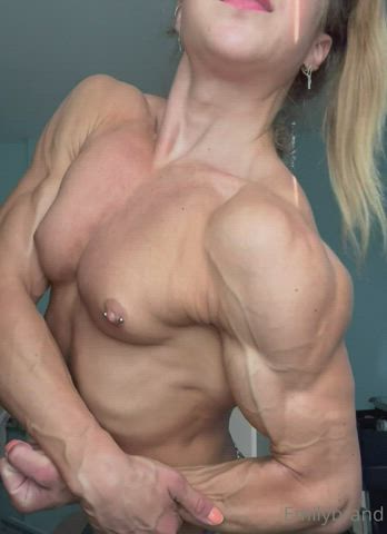 bodybuilder fitness muscular girl gif