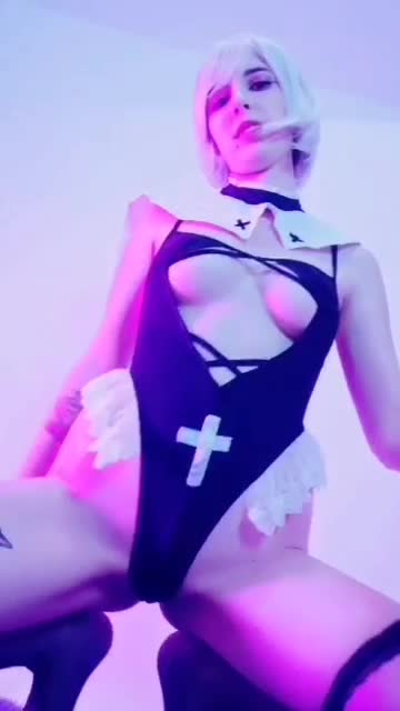 2B thought she could be even more usefulin this skímpy nun outfit! ? Last days to