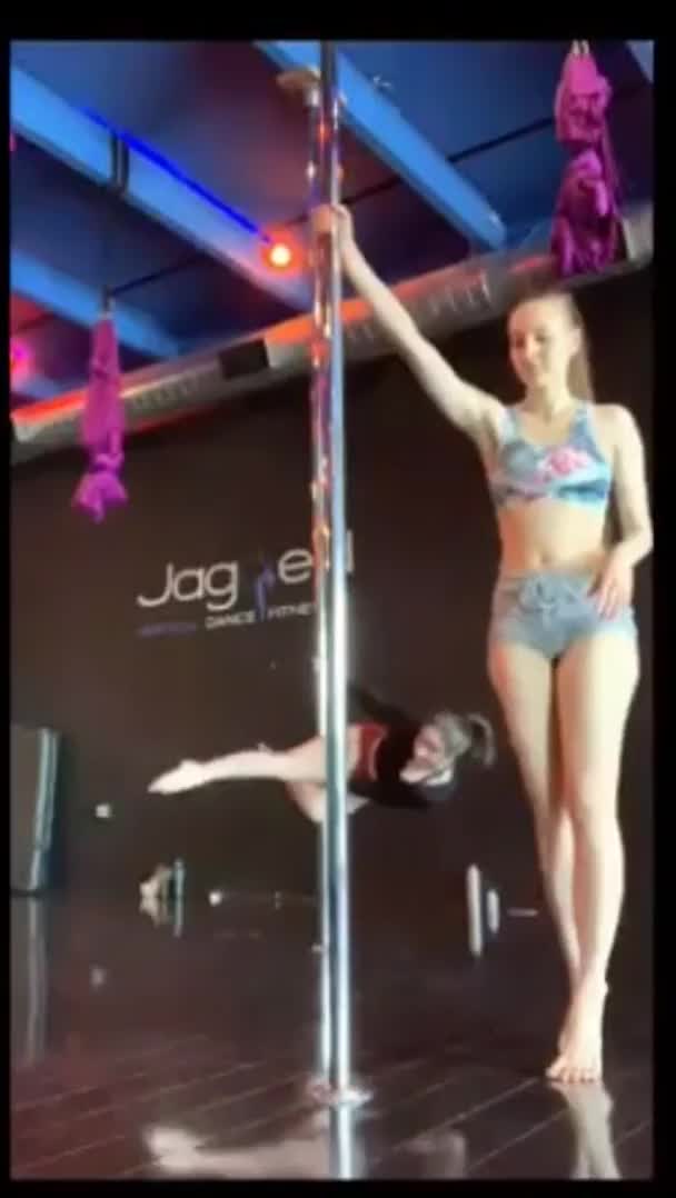 Fasffy Pole Dancing