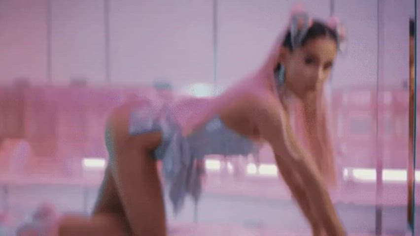 ariana grande fake pussy gif