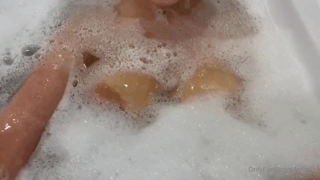 Jenicca - Bubble Bath 1a
