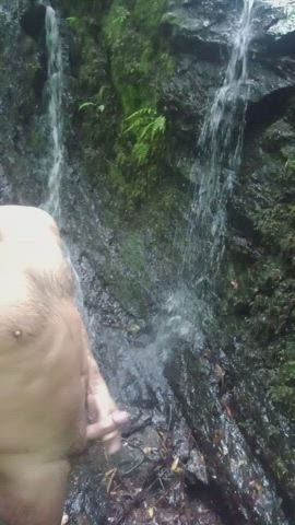 Masturbation in the waterfall