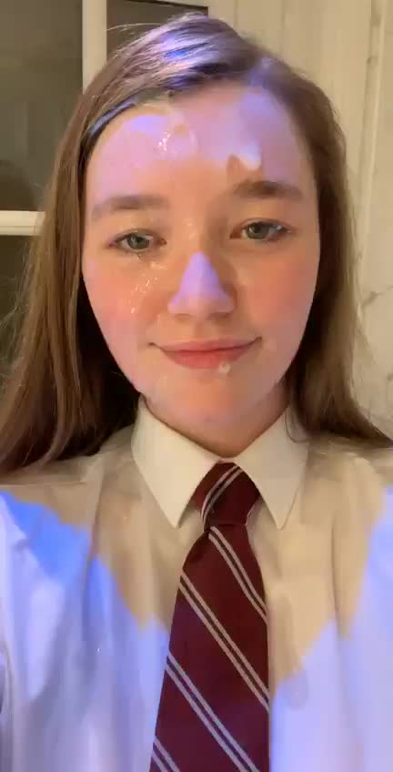 Olivia Keane facial show off (2)