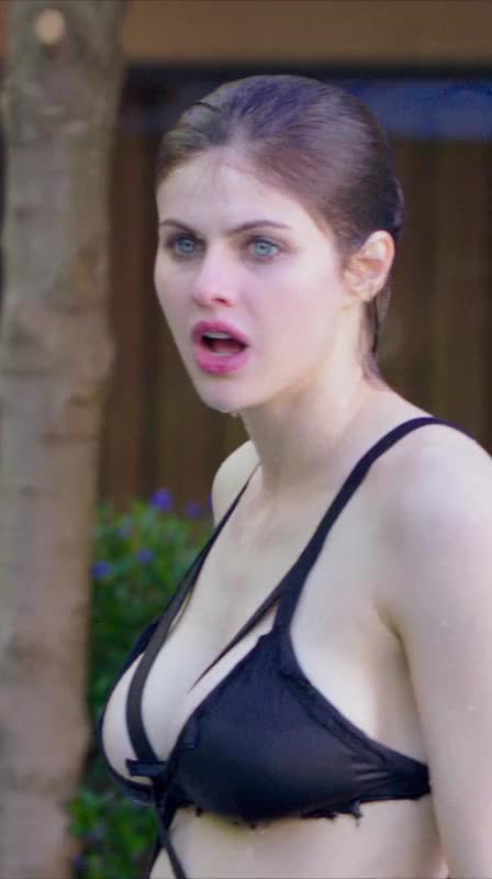 Alexandra Daddario dripping wet (The Layover)