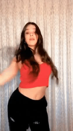 belly button hailee steinfeld belly gif