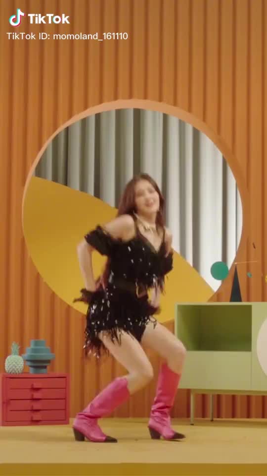 모모랜드 Nancy - Momoland 'Thumbs ? Up'