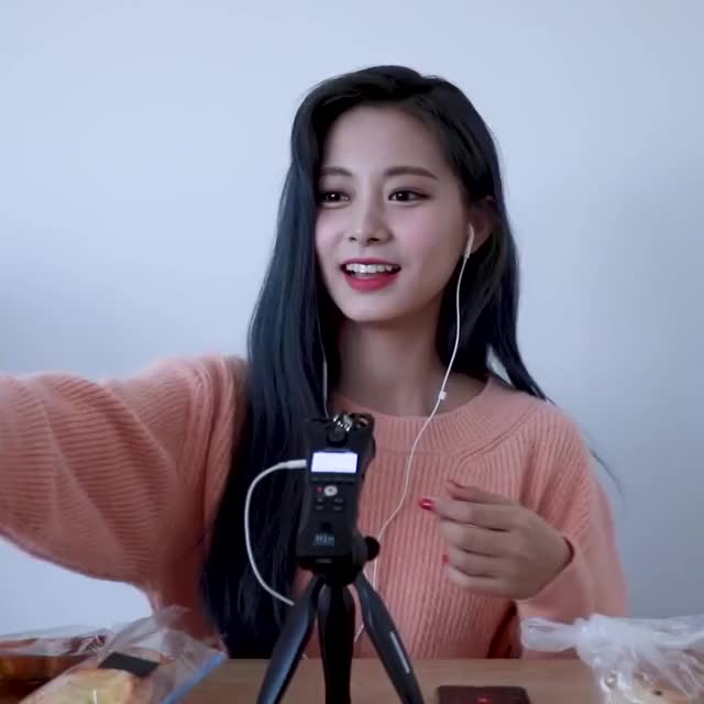 Yes, I am Tzuyu. ASMR Interview