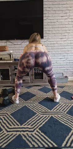 Bootie slamming in my new leggings