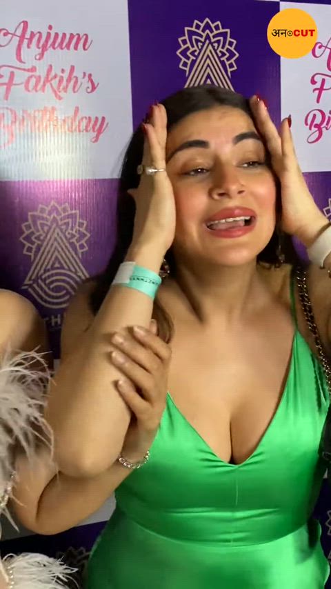 big tits bollywood boobs celebrity cleavage hotwife milf natural tits just-boobs