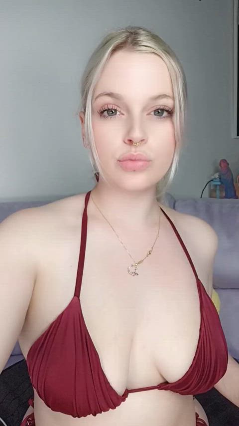 19 years old big tits blonde cute kiss kissing onlyfans sexy teen r/redgifsverified