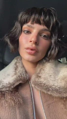 big tits brunette celebrity cleavage emily ratajkowski natural tits nipples see through