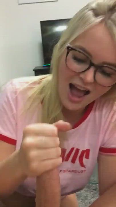 Cutest cumshot on the internet