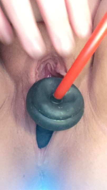 Tried an inflatable plug in my pussy and after how good my pussy looked when it popped