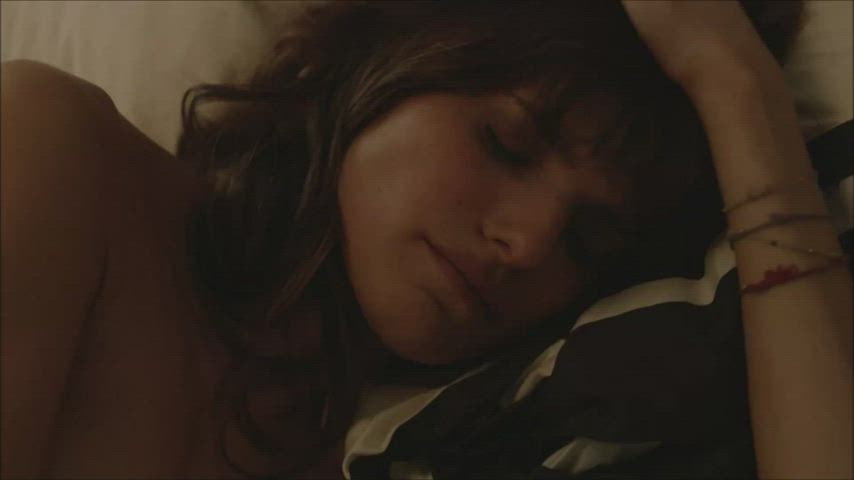 Lake Bell in How to Make It in America