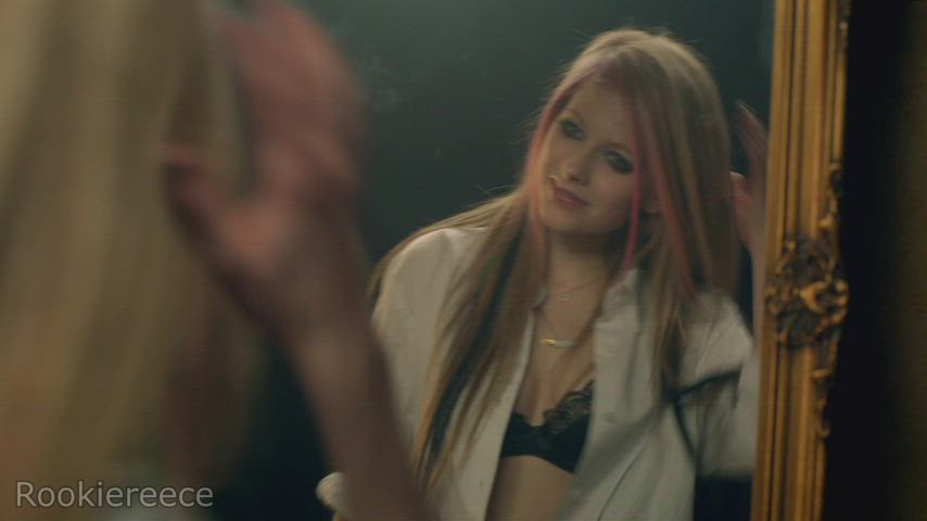 avril lavigne blonde celebrity gif