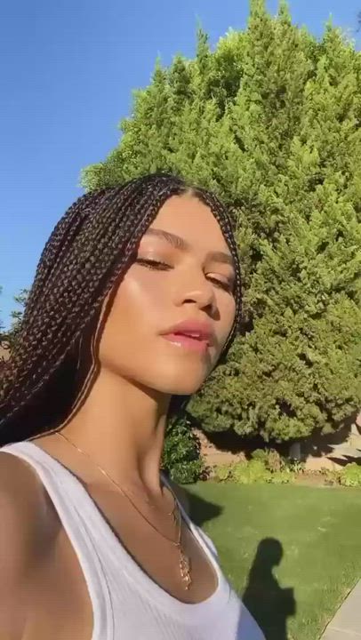 Celebrity Cute Zendaya gif