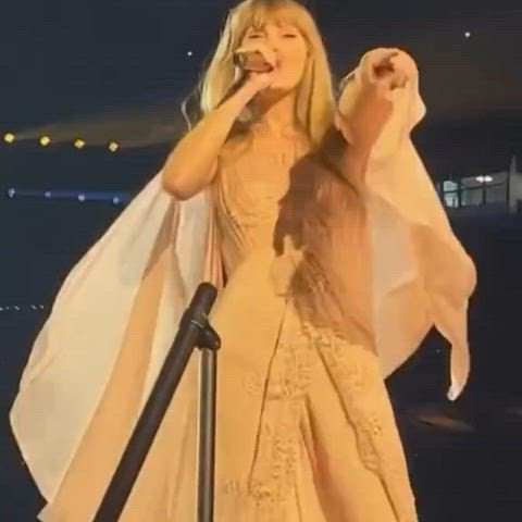 celebrity sexy sexy voice taylor swift gif