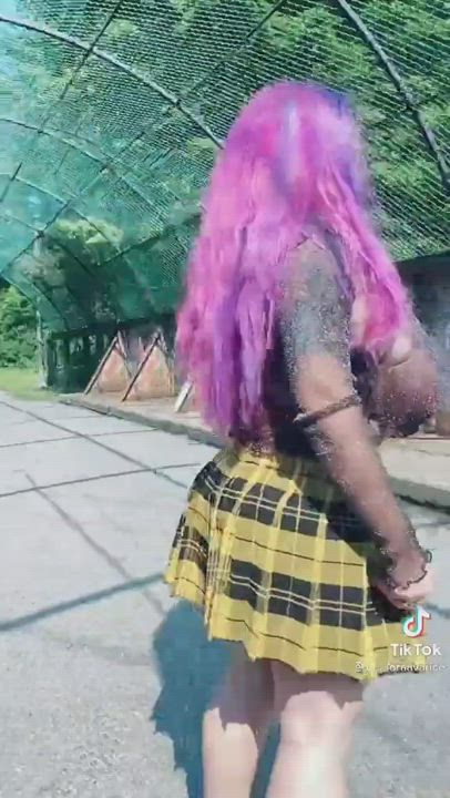 Other clip of her