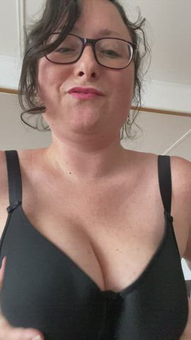 Would you like to breed a MILF like me?