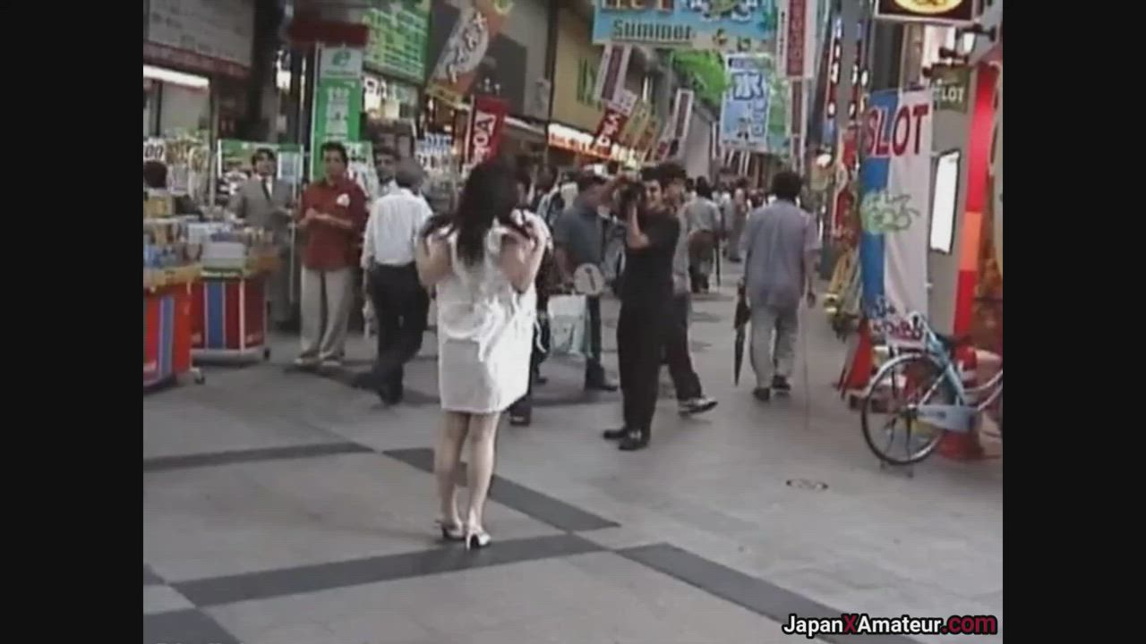 Japanese Girl Walking Around Naked Inside A Shopping Center