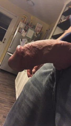 His cock gets sooooo biiiig 🥺🍆🤤