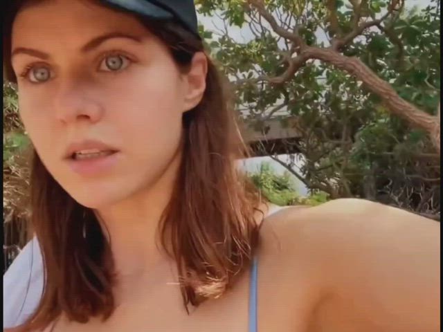 Alexandra Daddario Armpits Celebrity gif