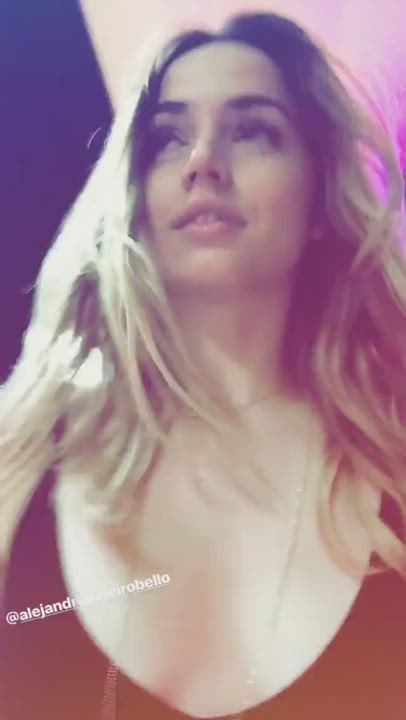 Ana de Armas gif