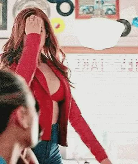 belly button madelaine petsch belly gif