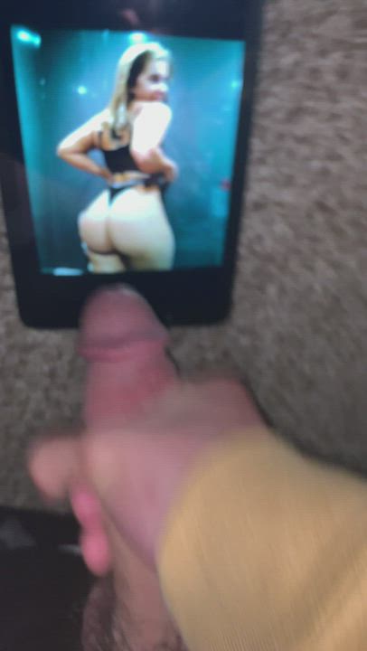 Saw that fat ass and new I had to tribute. Doing more rn 18+ send pic for faster