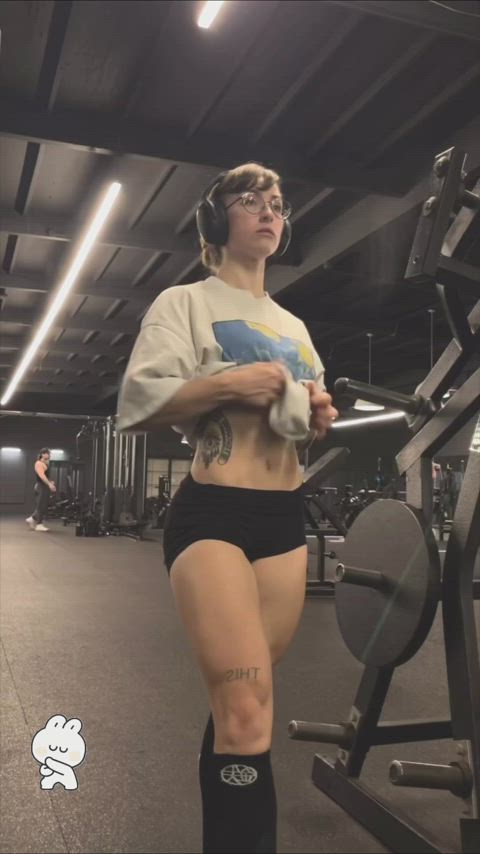 abs ass fit chicks glasses muscular girl pokies shorts sports bra tight ass flexing