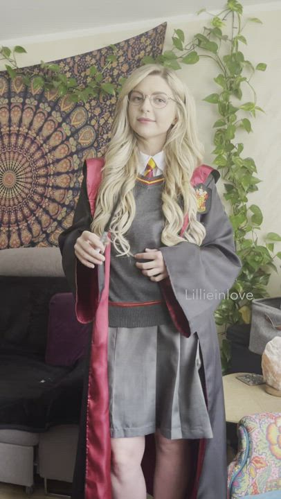 Luna Lovegood [Harry Potter] (Lillieinlove)