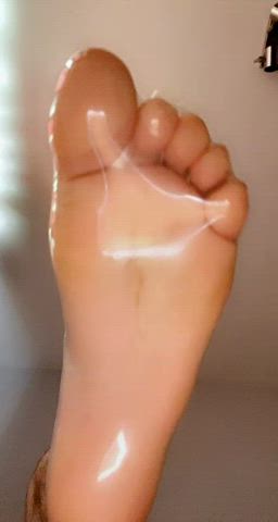 love putting condoms on my feet 🥴😍