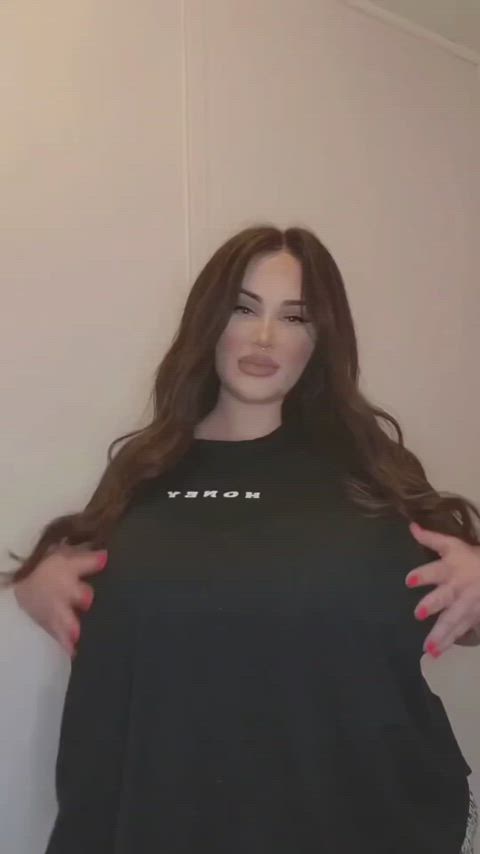 busty cleavage huge tits gif