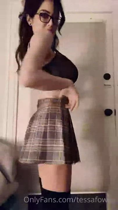 Big Tits Busty Model Strip Tease Tessa Fowler gif