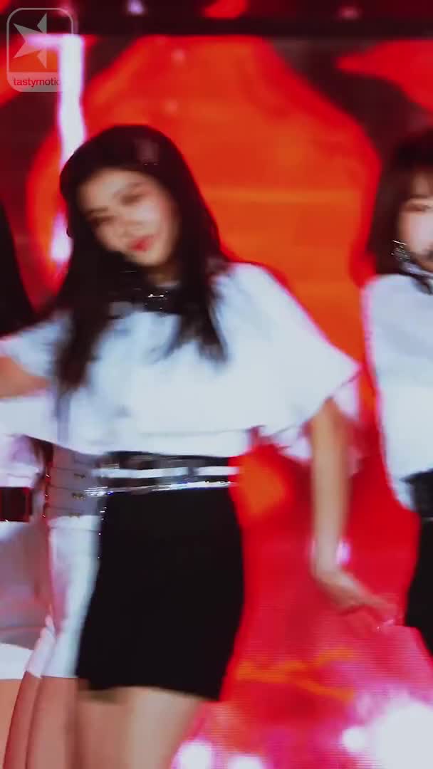 IZONE 190115 @ Seoul Music Awards Miyawaki Sakura by Poly rhythm 2(Normal+Zoomed)