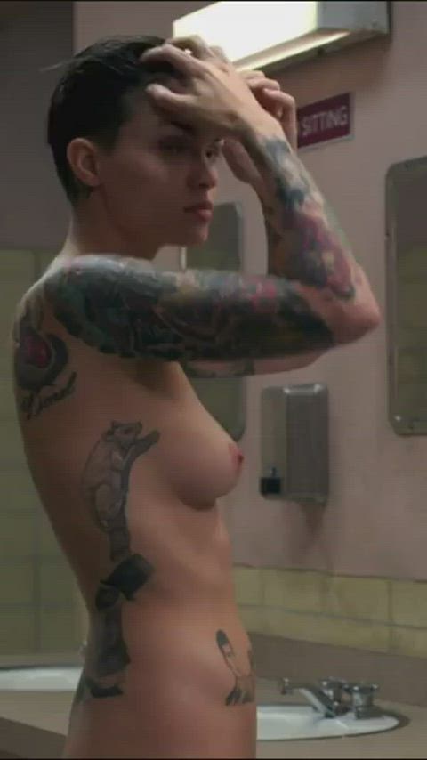 ass big tits celebrity fetish lesbian nipples ruby rose short hair tattooed gif