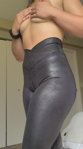 ass leggings pussy white girl gif