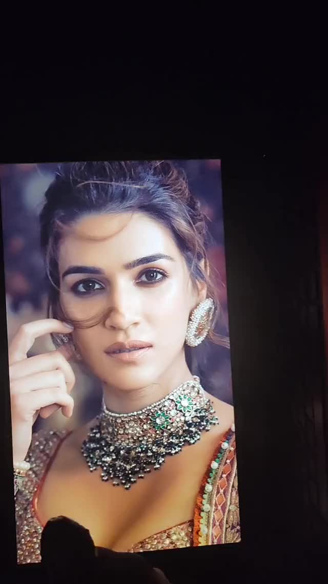 Kriti Sanon Tribute